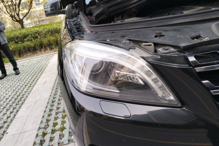 Mercedes-Benz M Class 2015 car image #8