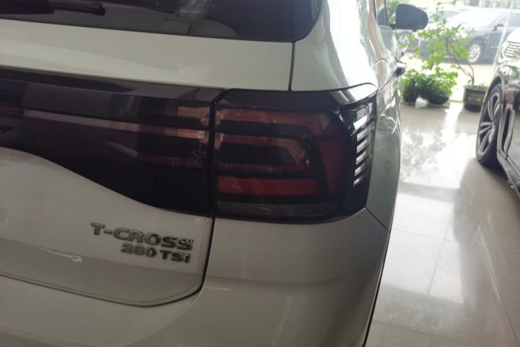 Volkswagen T-Cross 2020 #8 Volkswagen T-Cross 2020 car image #8