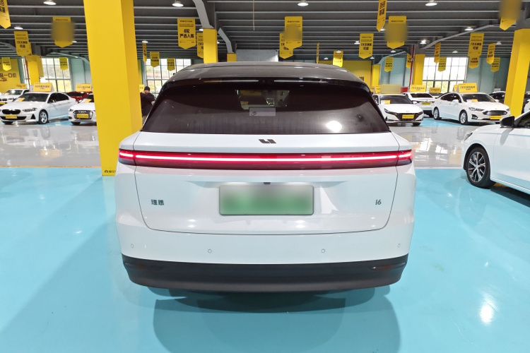 理想汽车 理想i6 2025 汽车图片 #8