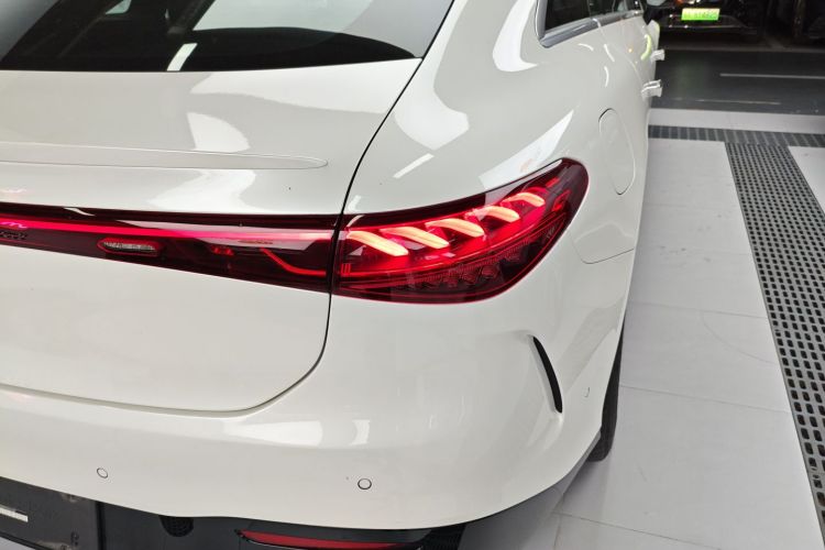 Mercedes-Benz EQS Class 2023 car image #8