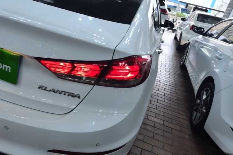 Hyundai Elantra AD 2019 car image #8