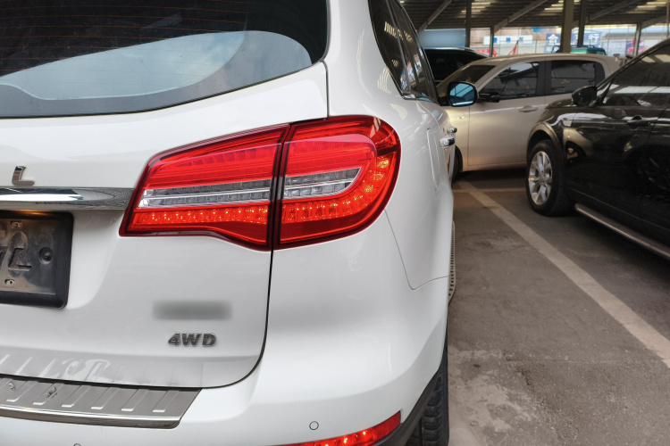 Haval H8 2017 #8 Haval H8 2017 car image #8