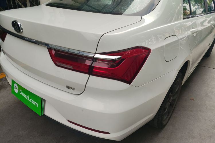 BYD Qin 2020 immagine di auto #8