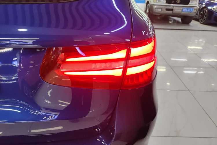 Mercedes-Benz GLC Class 2016 car image #8