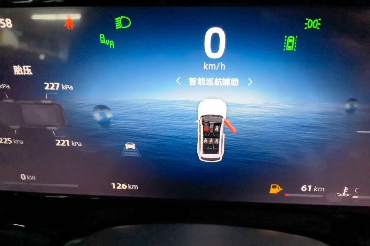 GEELY Monjaro MHEV 2025 car image #8