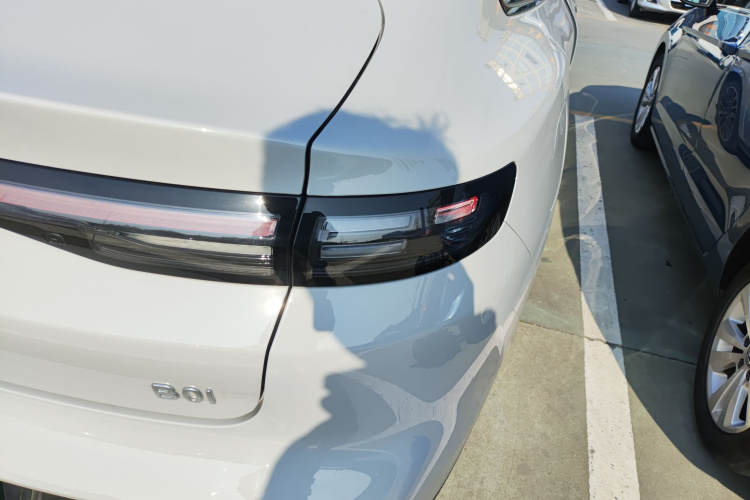 零跑汽车 零跑B01 2025 汽车图片 #8