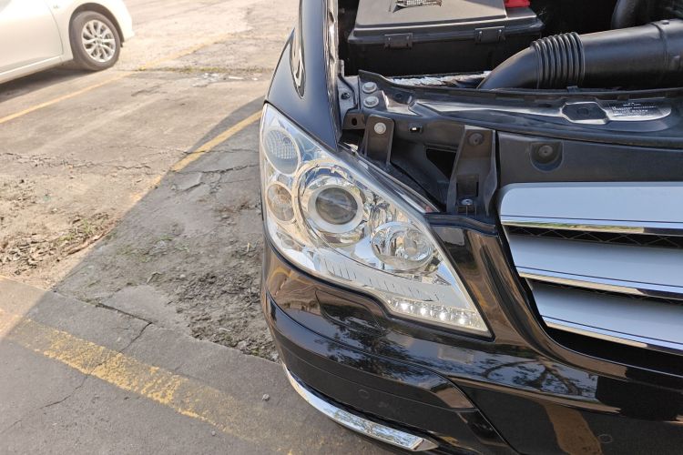 Mercedes-Benz Viano (Imported) 2015 car image #8