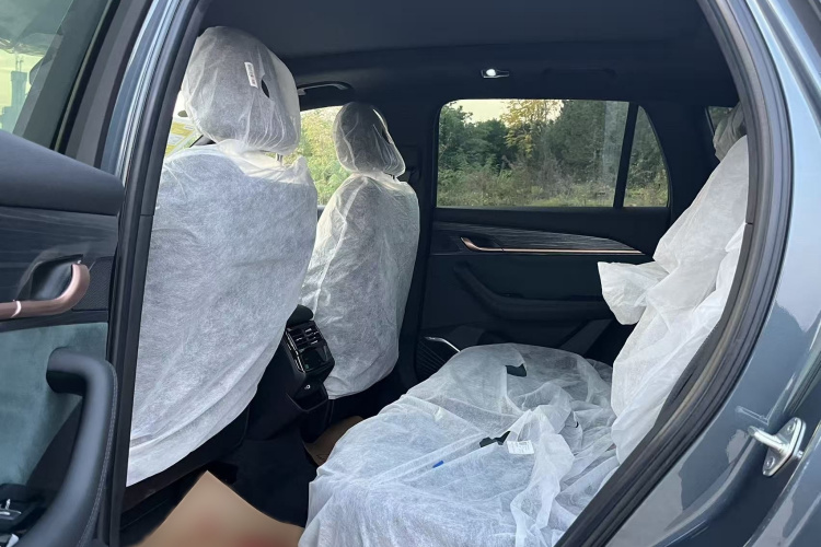 GEELY Monjaro MHEV 2025 car image #8