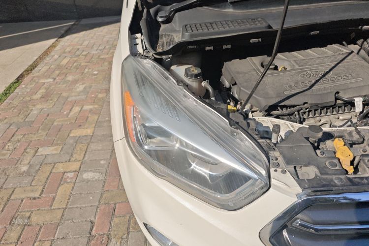 Ford Kuga 2019 #8 Ford Kuga 2019 car image #8