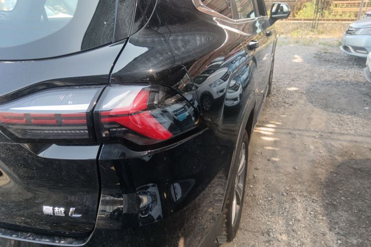 GEELY OkavangoR7 2025 car image #8