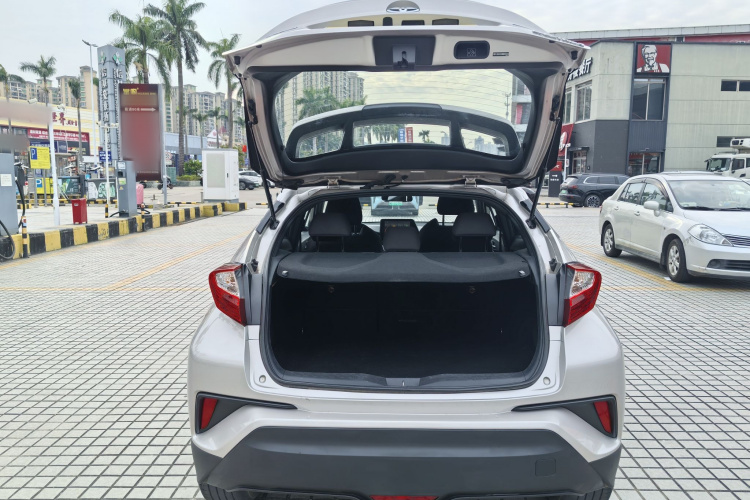 Toyota C-HR EV 2021 #8 Toyota C-HR EV 2021 car image #8