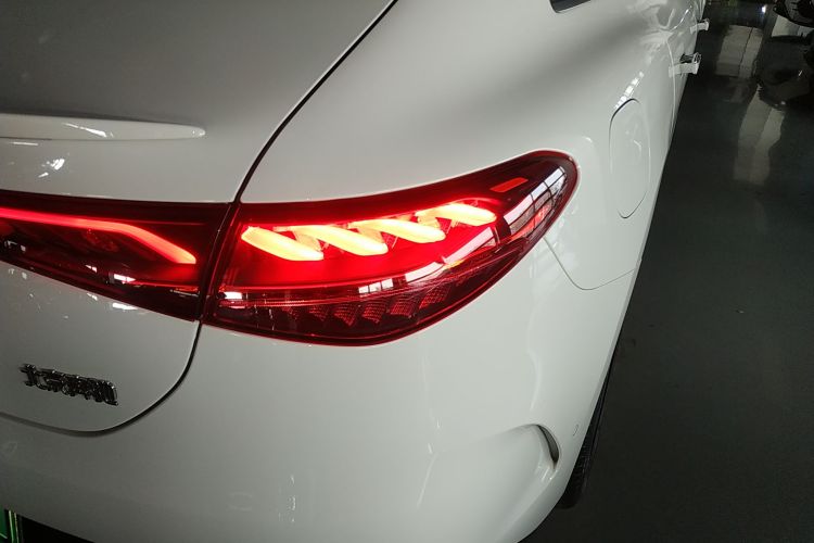 Mercedes-Benz EQE Class 2022 #8 Mercedes-Benz EQE Class 2022 car image #8