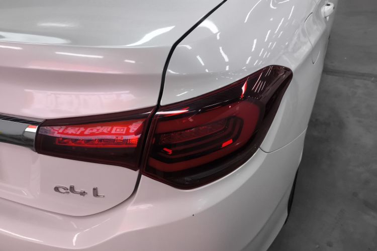Citroen C4L 2016 image de voiture #8