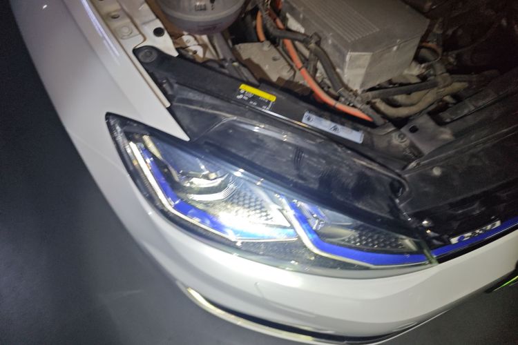 Volkswagen Golf Pure Electric 2020 imagen de coche #8