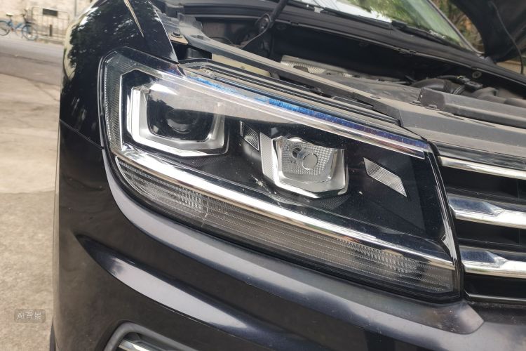 Volkswagen Tiguan L 2018 immagine di auto #8