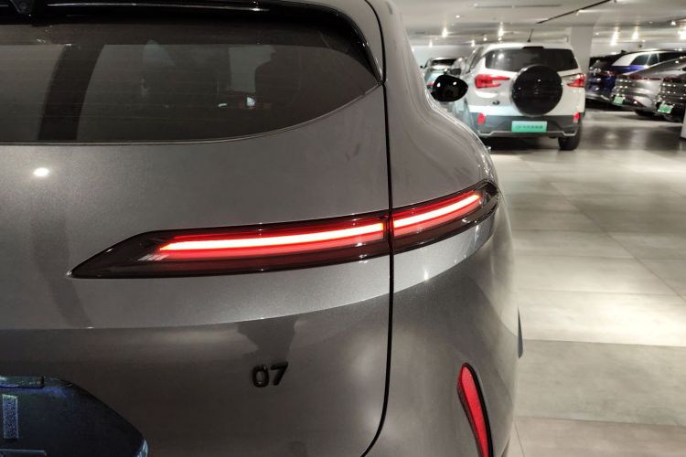 Avatr 07 2024 car image #8