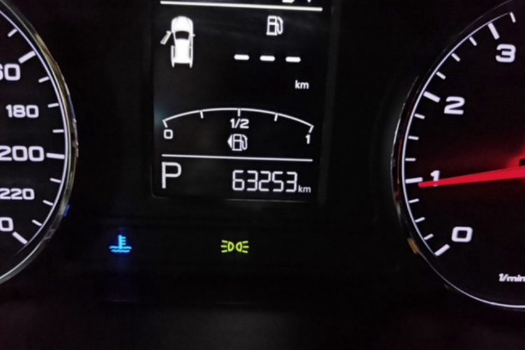 Roewe RX8 2019 image de voiture #8