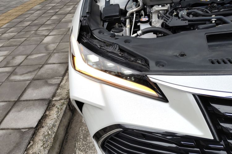 Toyota Avalon 2023 car image #8