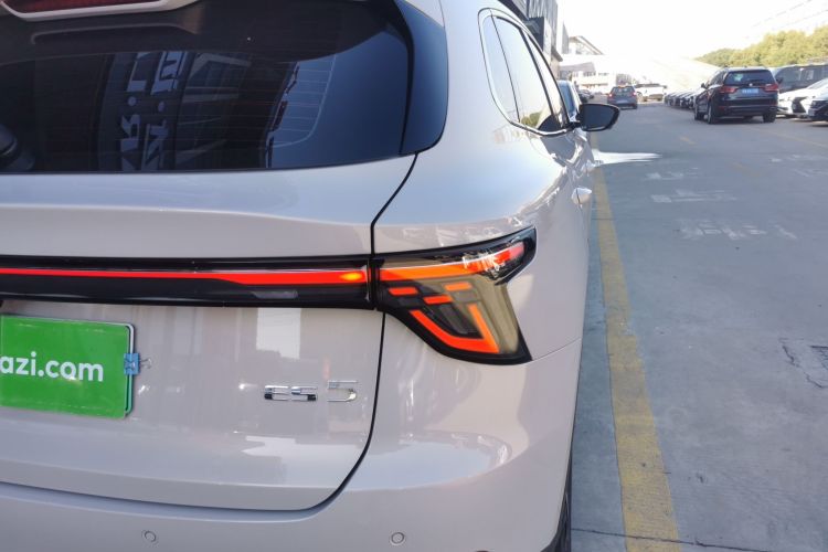 MG ES5 2024 #8 MG ES5 2024 car image #8