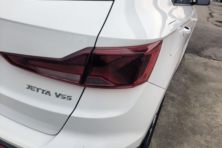 VS5 2023 car image #8