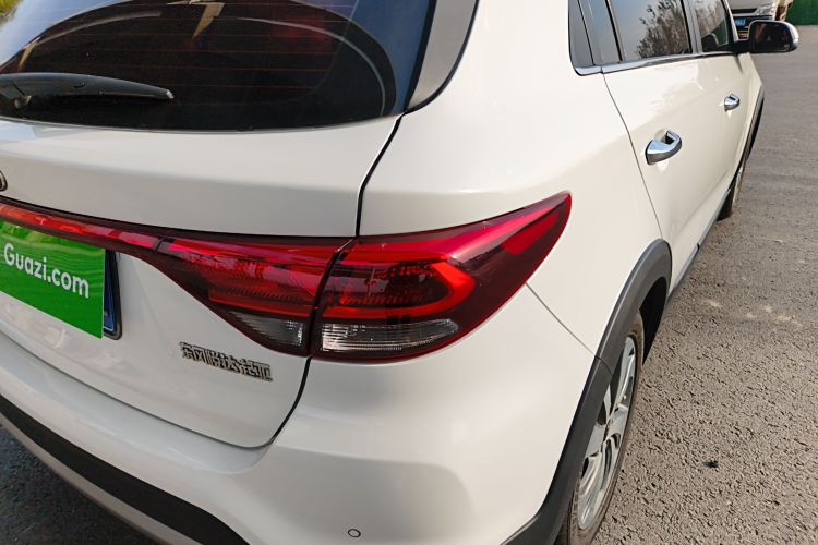 Kia Rio Cross 2017 car image #8