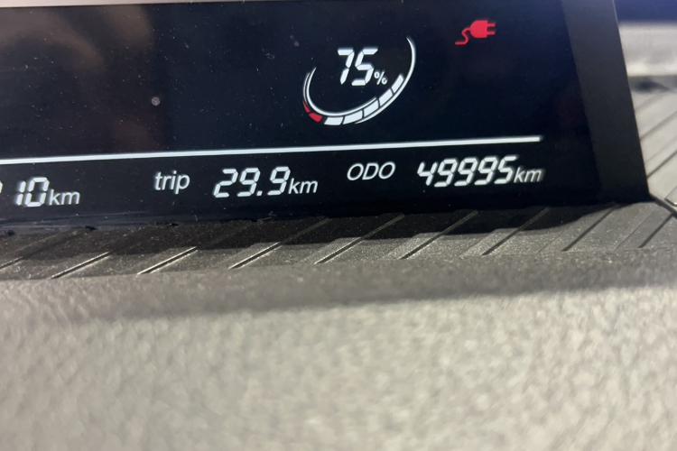 哪吒汽车 哪吒V 2021 汽车图片 #8