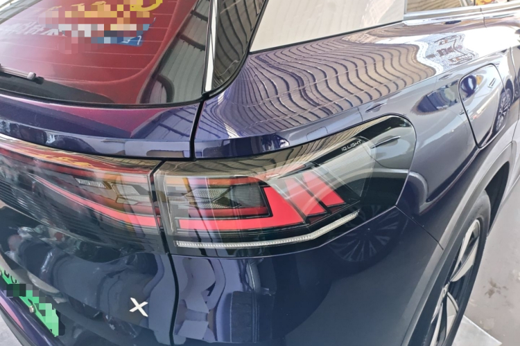 Volkswagen ID.6 X 2022 immagine di auto #8