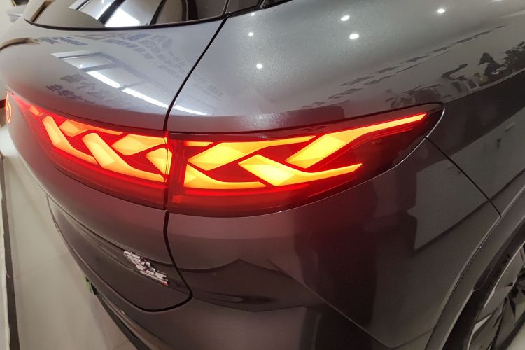 BYD Tang L 2025 صورة سيارة #8