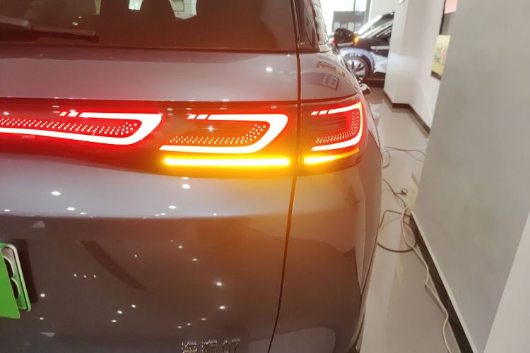 BYD Sea Lion 07 DM-i 2025 car image #8