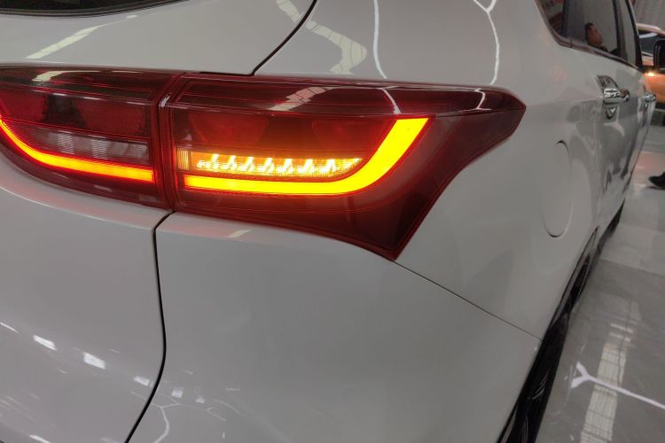 Soueast DX8 S 2023 car image #8