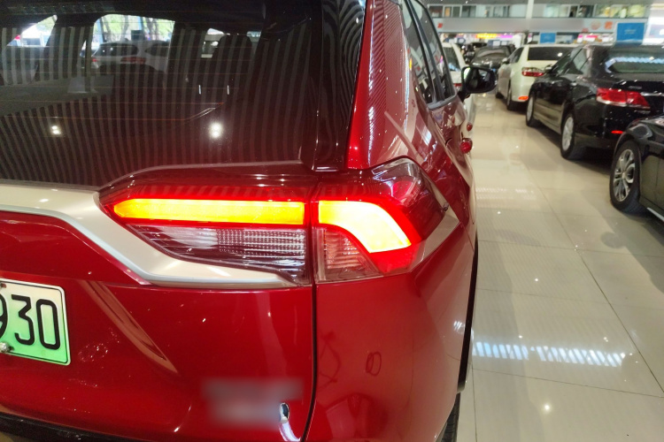 Toyota RAV4 Hybird E+ 2021 #8 Toyota RAV4 Hybird E+ 2021 car image #8