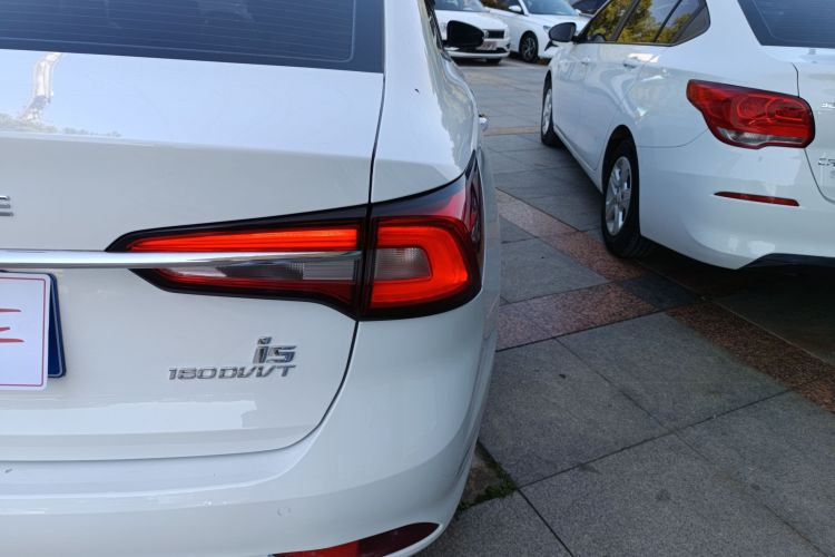 Roewe i5 2020 car image #8