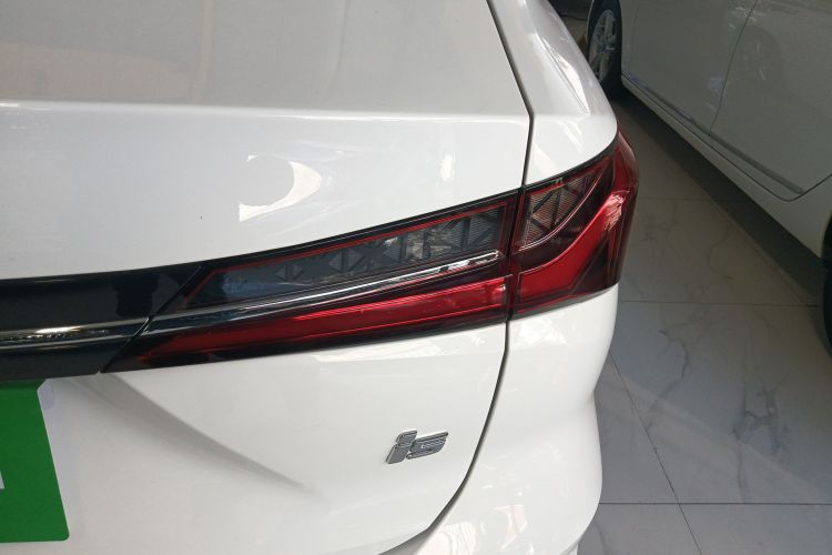 Roewe i5 2023 car image #8