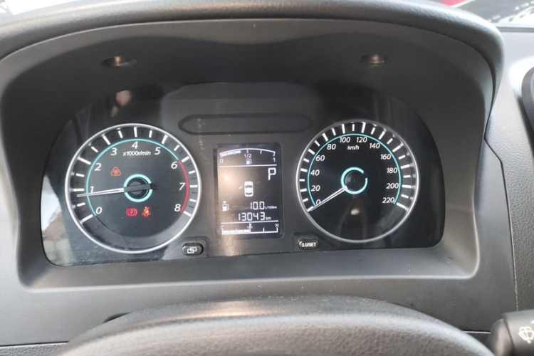 Forthing JOYEAR XV 2016 car image #8