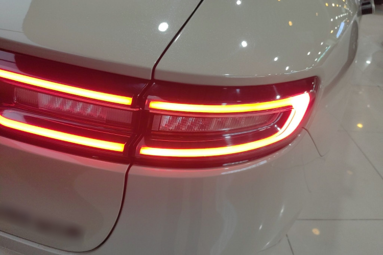 2023 car image #8