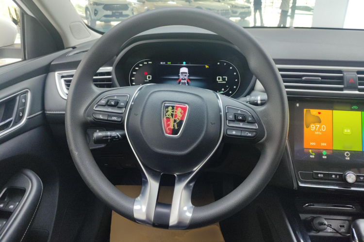Roewe i5 2021 car image #8