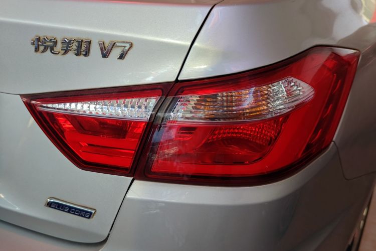 Changan Alsvin V7 2016 #8 Changan Alsvin V7 2016 car image #8