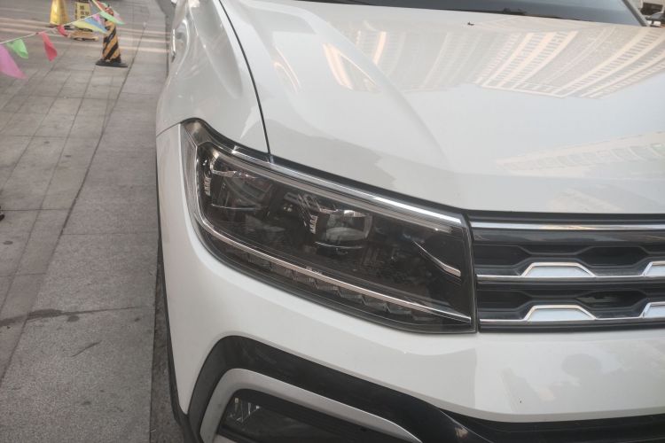 Volkswagen T-Cross 2019 #8 Volkswagen T-Cross 2019 car image #8