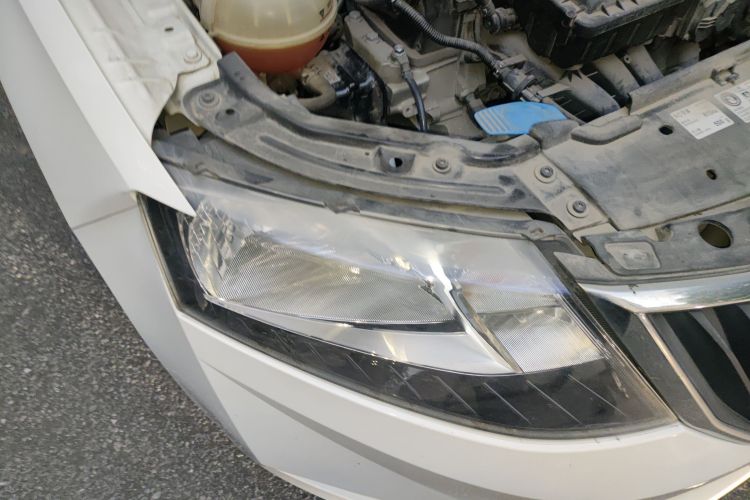 Skoda Rapid Spaceback 2018 immagine di auto #8