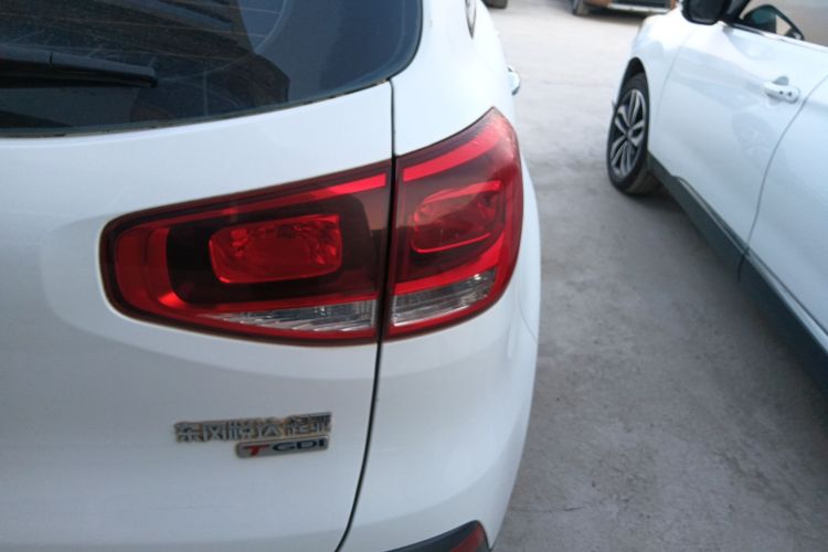 Kia Stonic 2016 #8 Kia Stonic 2016 car image #8