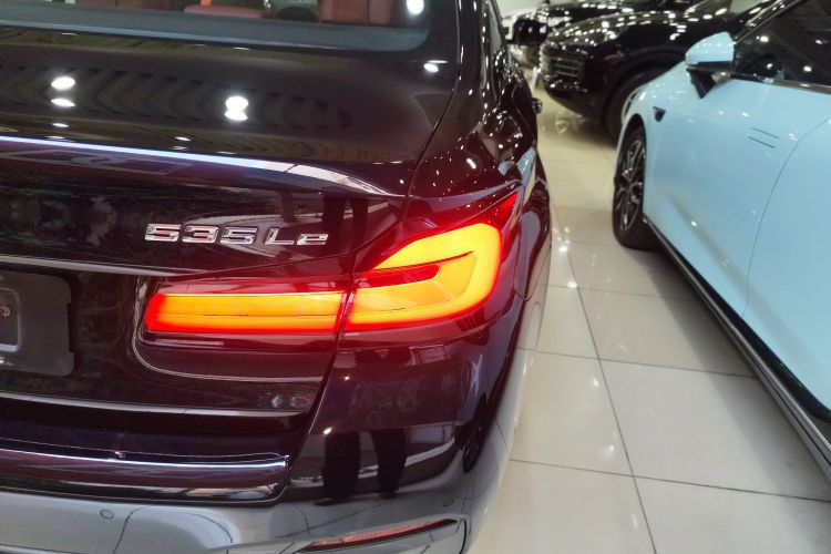 BMW 5 Series New Energy 2023 immagine di auto #8
