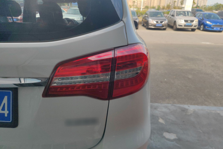 Haval H8 2017 car image #8