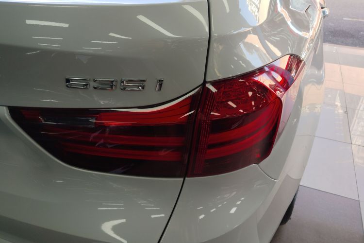 BMW 5 Series GT 2016 #8 BMW 5 Series GT 2016 immagine di auto #8