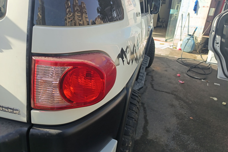 Toyota FJ Cruiser 2018 car image #8