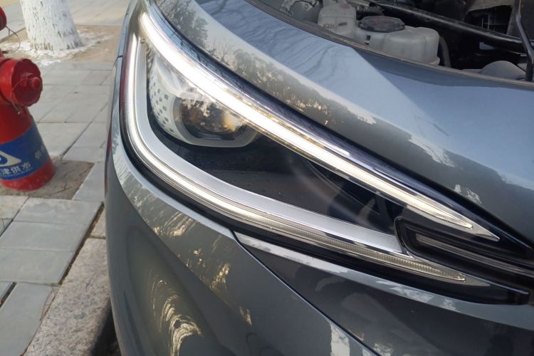 Volkswagen ID.4 X 2023 immagine di auto #8