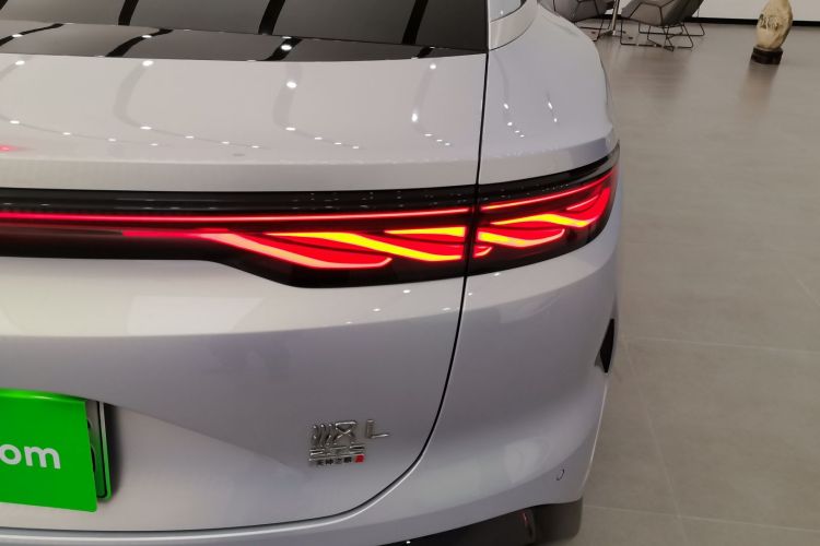 BYD HanL 2025 صورة سيارة #8