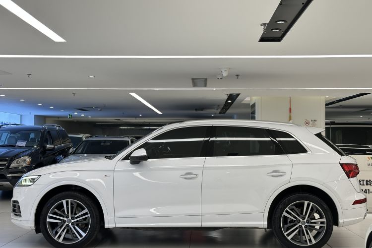 Audi Q5L 2018 imagem de carro #8