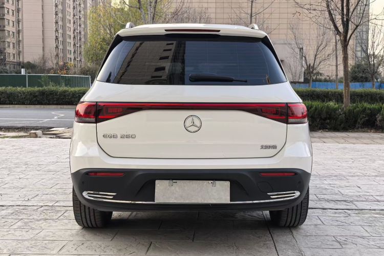 Mercedes-Benz EQB Class 2023 #8 Mercedes-Benz EQB Class 2023 car image #8