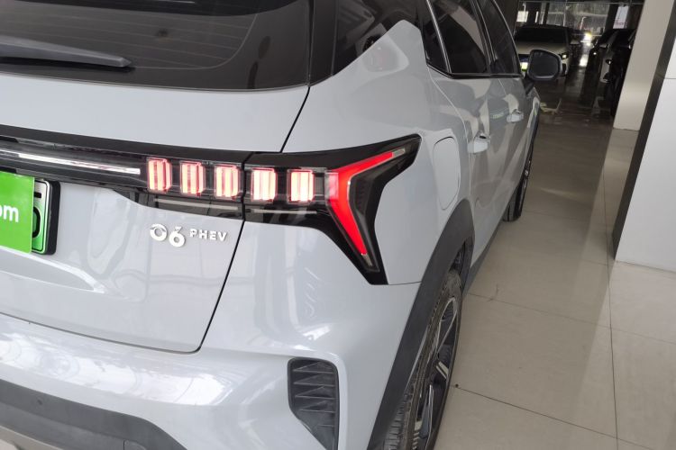 Lynk & Co 06 EM-P 2022 #8 Lynk & Co 06 EM-P 2022 car image #8