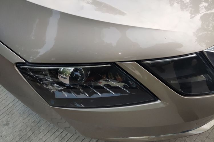 Skoda Octavia 2017 car image #8